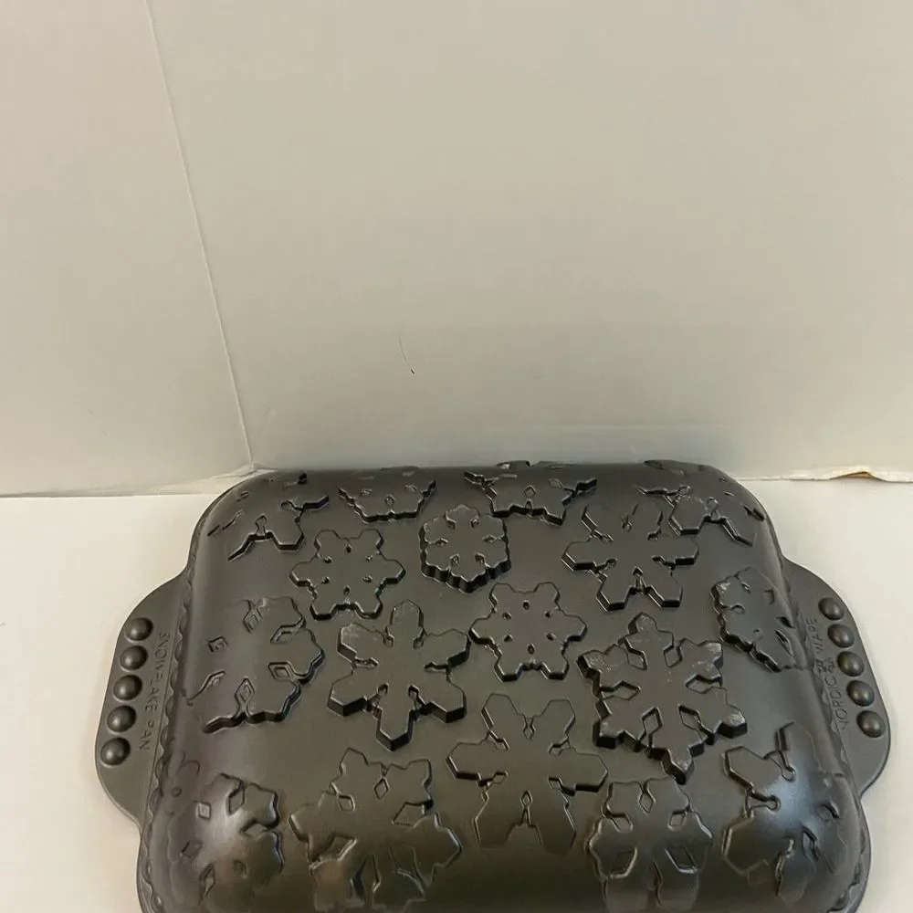 Nordicware snowflake‎ pan 11x9”